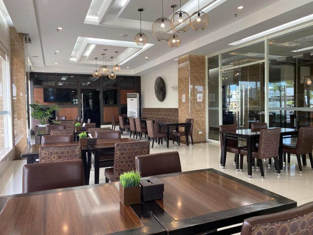 Diversion 21 Hotel Iloilo City Exterior photo