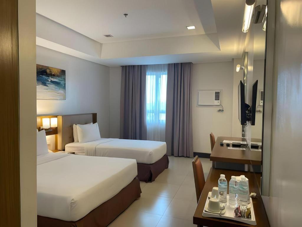 Diversion 21 Hotel Iloilo City Exterior photo