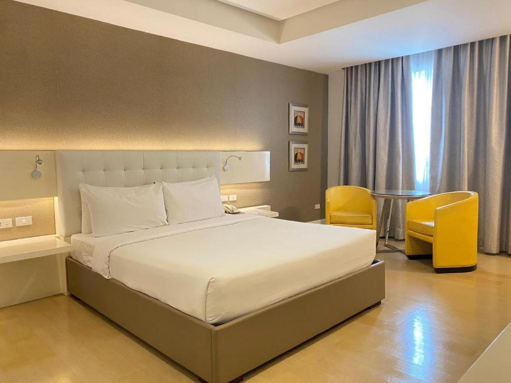 Diversion 21 Hotel Iloilo City Exterior photo